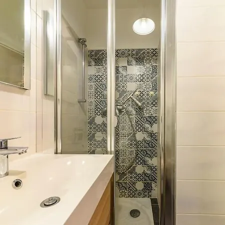 Apartament Pierre Semard *